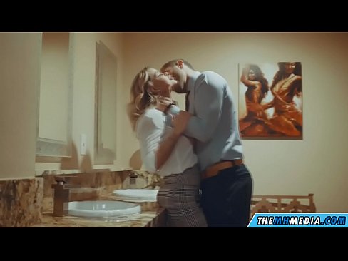 ❤️ Quando uma loira peituda o seduz em um banheiro público ️ Porno vídeo em nós pt-br.port-amurasso.ru ❤